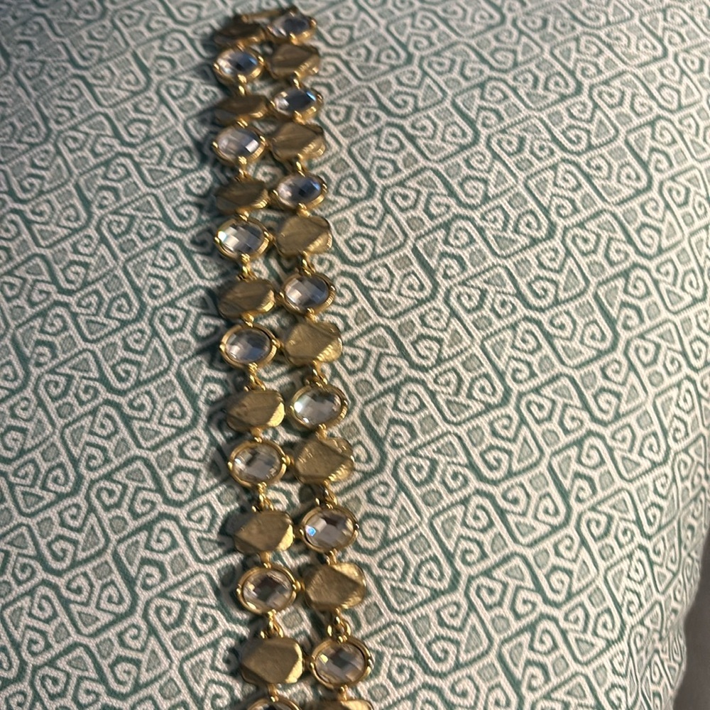 Beautiful vintage wide bracelet gold tone